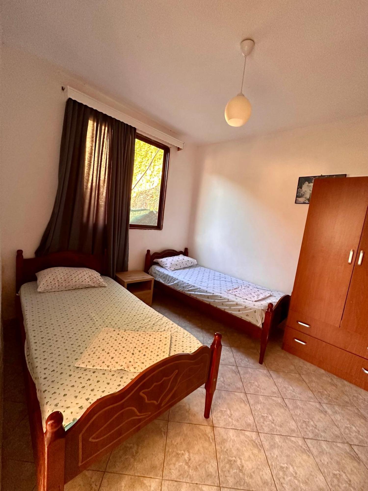 Tony Guest house *